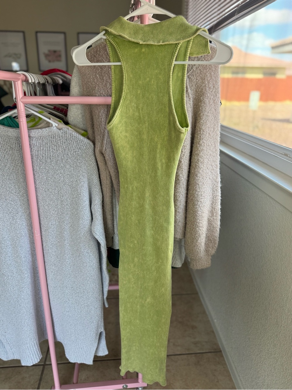 Ribbed V Neck Green Collared Midi Dress - Picture 5 of 8